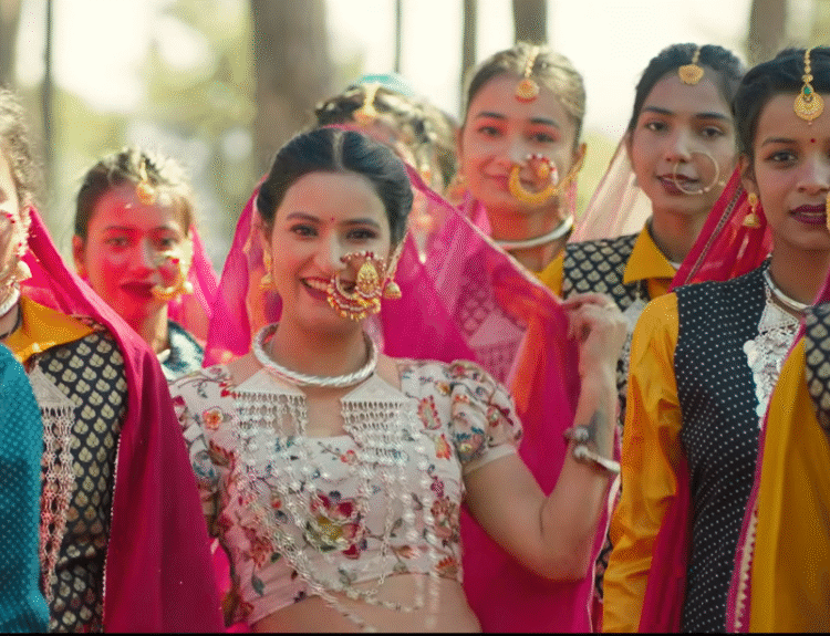 Naake ki Nathuli Garhwali Song Lyrics